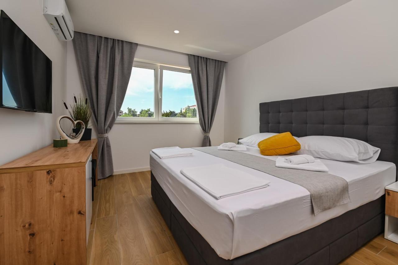 Pansion Comfort Lepar Novalja Exteriér fotografie