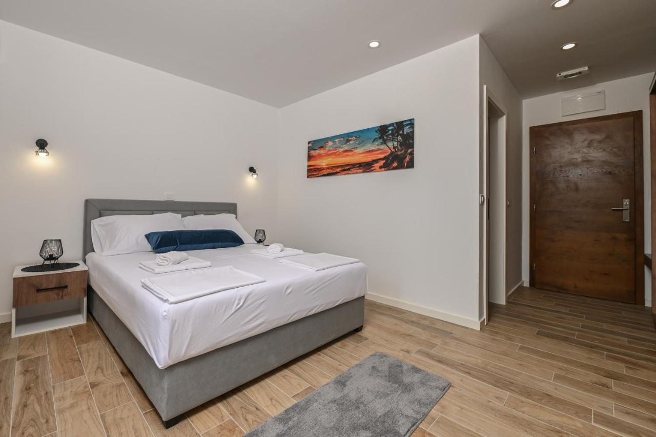 Pansion Comfort Lepar Novalja Exteriér fotografie